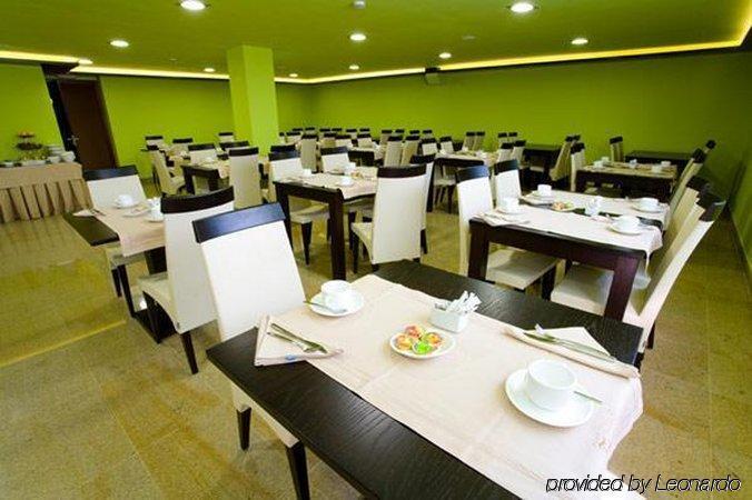 Hotel Royal Nayef Portonovo Restaurace fotografie